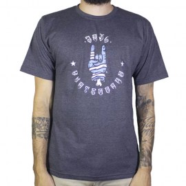 CAMISA-basica-marca-JAIL-SKULL-PUNK-cor-cinza-estamapa-estilo-skate-sucata-brazil-maua-moda-skatista-streetwear-2