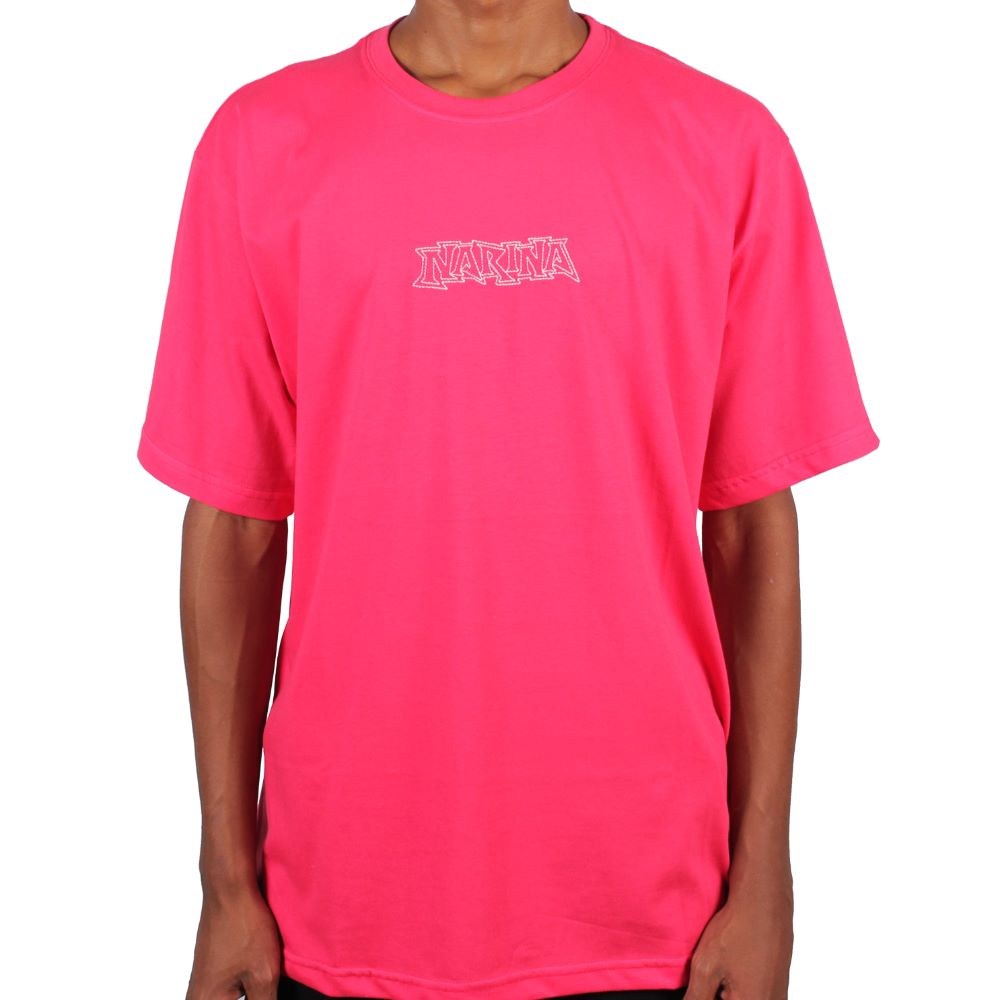 CAMISA-basica-marca-narina-estampa-no-peito-cor-rosa-estilo-skate-sucata-brazil-maua-moda-skatista-streetwear-