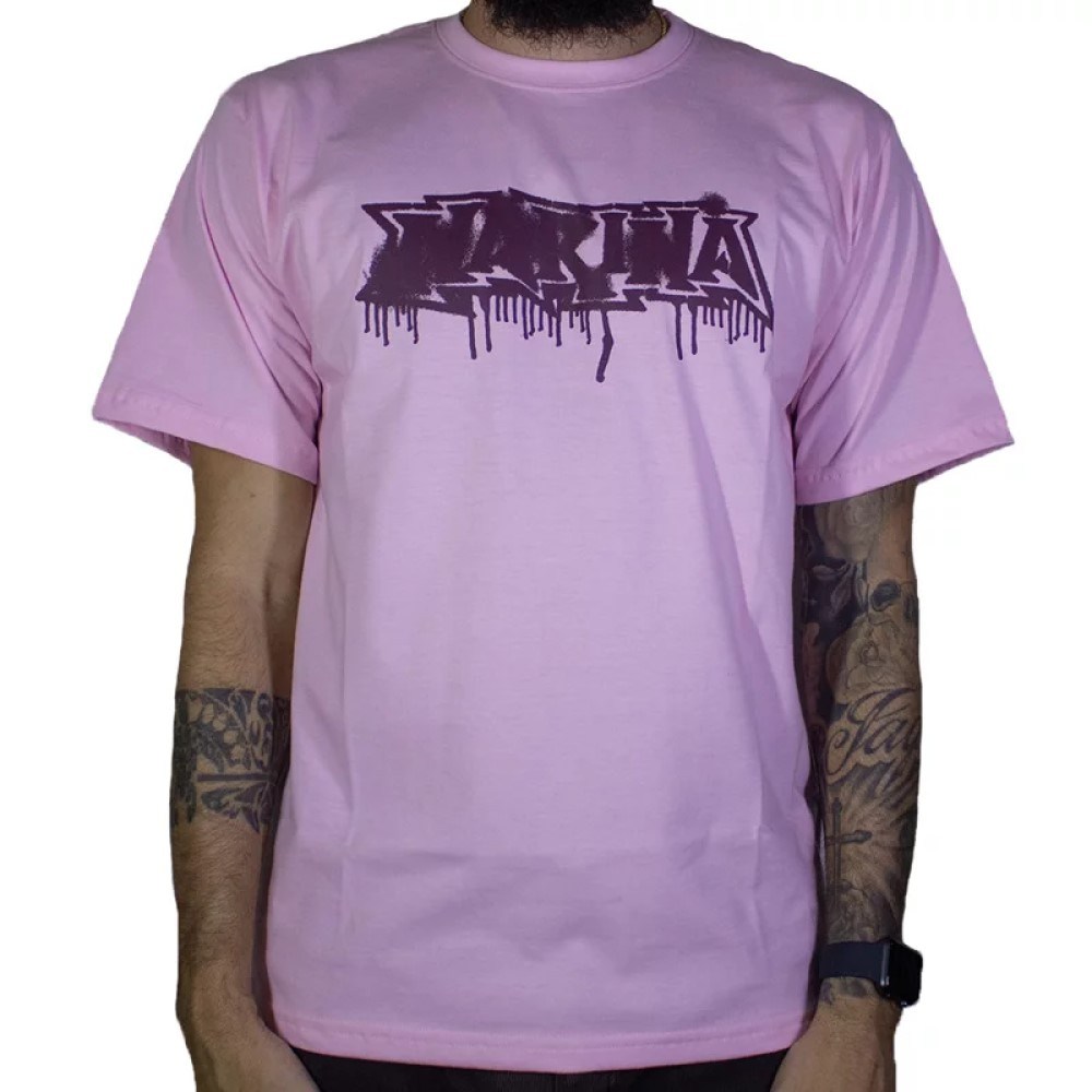 CAMISA-basica-marca-nariona-estampa-no-peito-cor-rosa-estilo-skate-sucata-brazil-maua-moda-skatista-streetwear-4