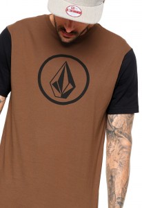 CAMISA-basica-marca-volcom-estampa-no-peito-cor-preto-marrom-estilo-skate-sucata-brazil-maua-moda-skatista-streetwear-43